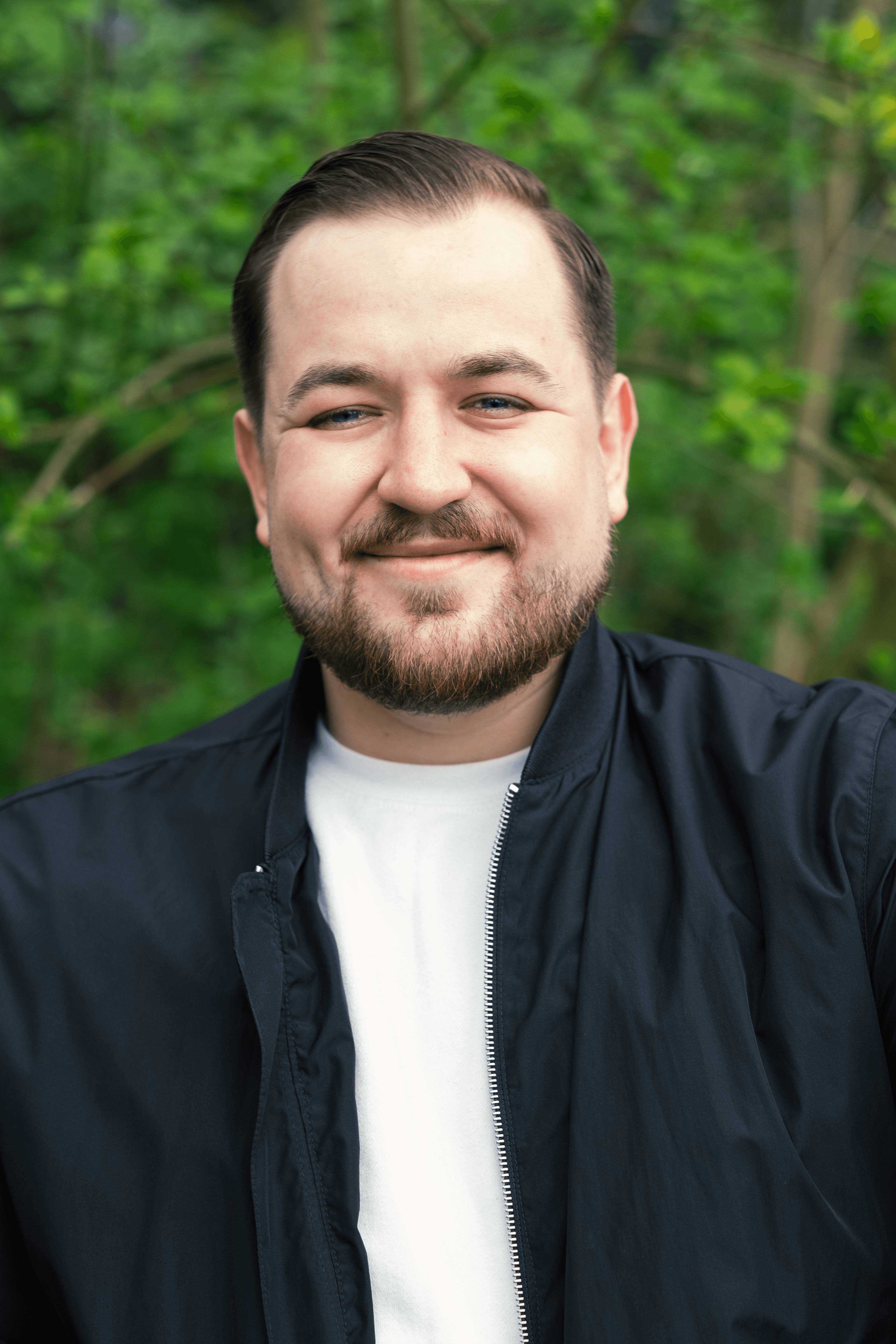 Dmitrij Headshot