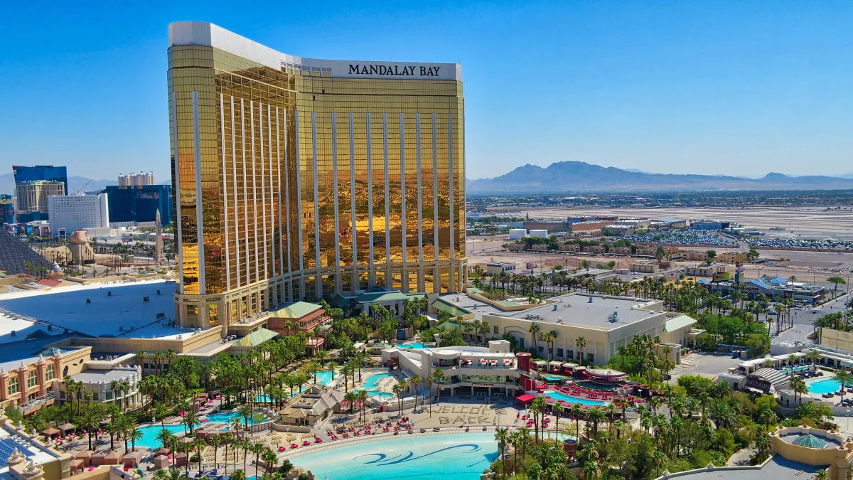 original mandalay bay beach
